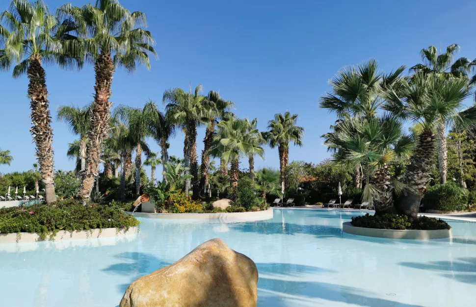 Sicīlijas laukos, ar atpūtu pie jūras